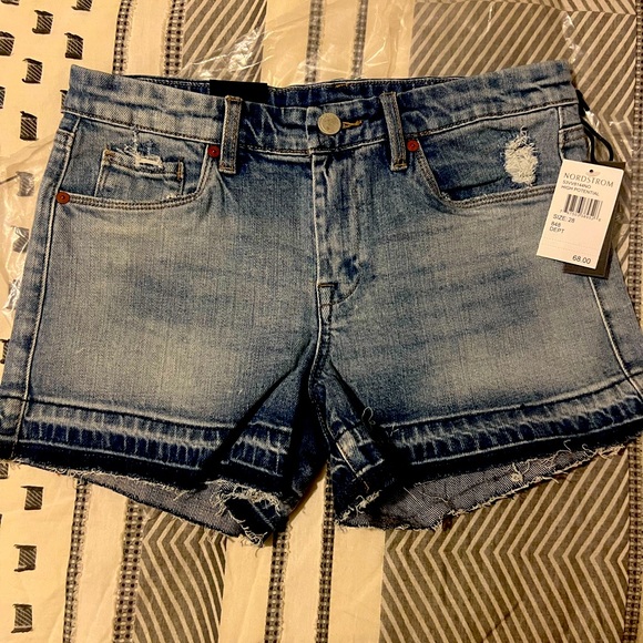 Shorts - Picture 1 of 4